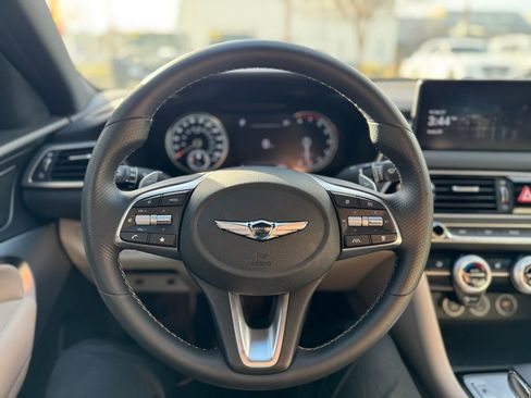 Used 2023 Genesis G70 2.0T image 13