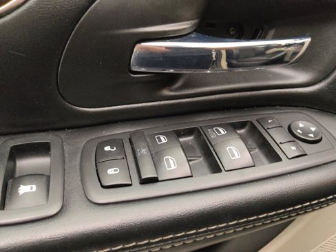 Used 2019 Dodge Grand Caravan SXT FWD image 27