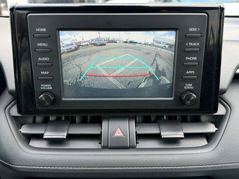 Used 2019 Toyota RAV4 LE AWD/4WD image 34