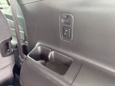 Used 2023 Chevrolet Traverse Premier image 8