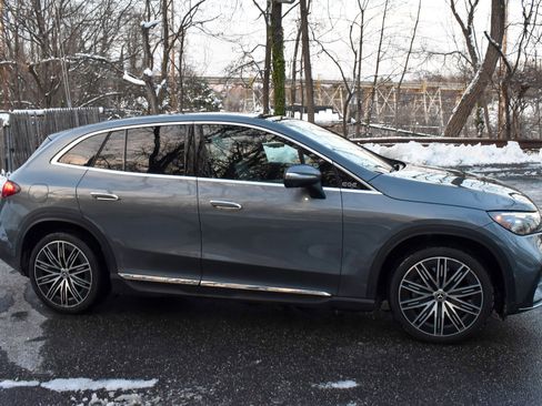 Used 2023 Mercedes-Benz EQE 500 4MATIC SUV image 9