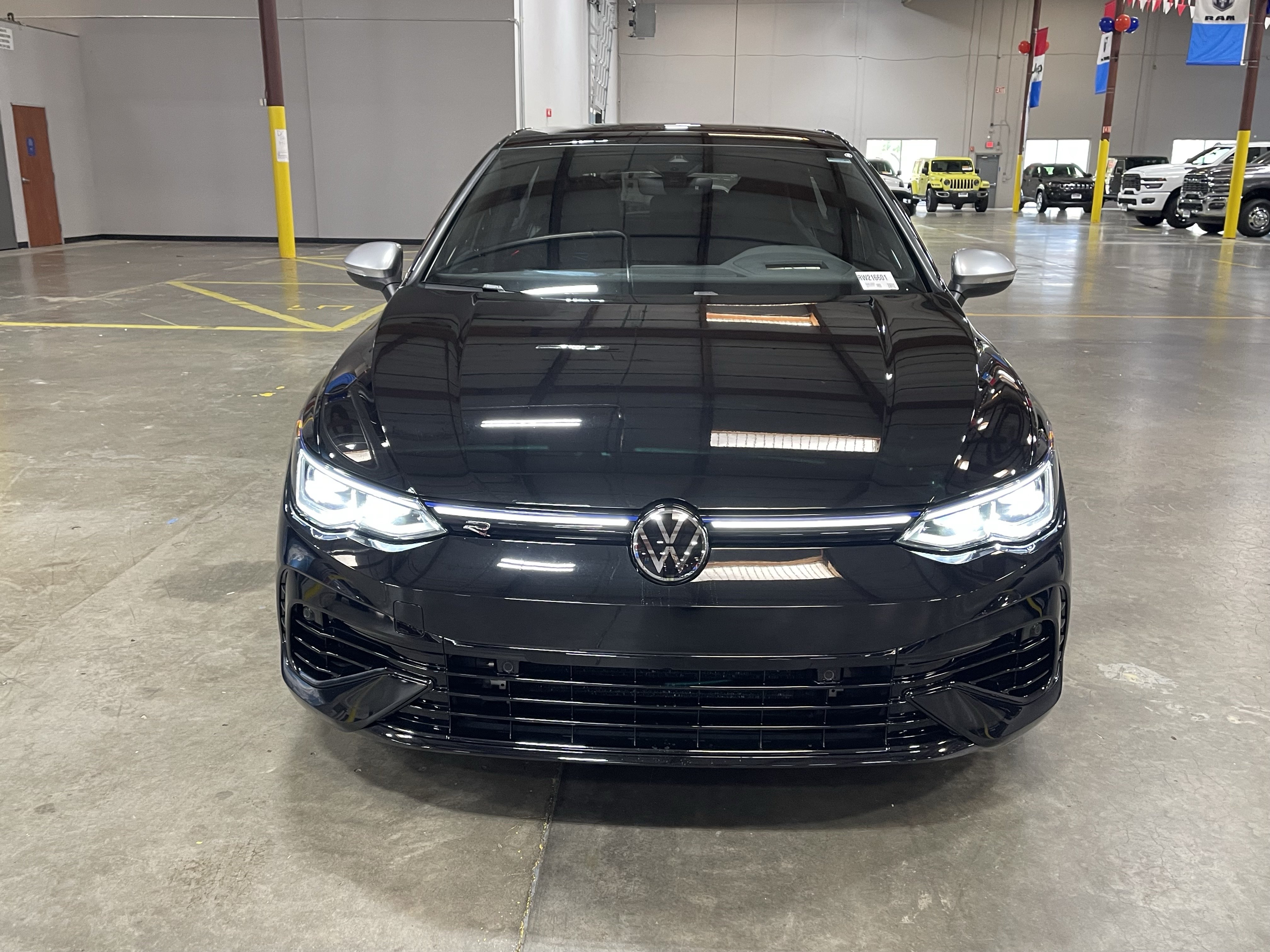 Used 2024 Volkswagen Golf R AWD/4WD image 8