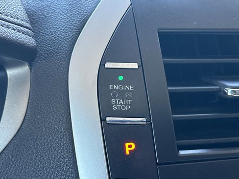 Used 2013 Lincoln MKZ FWD image 20
