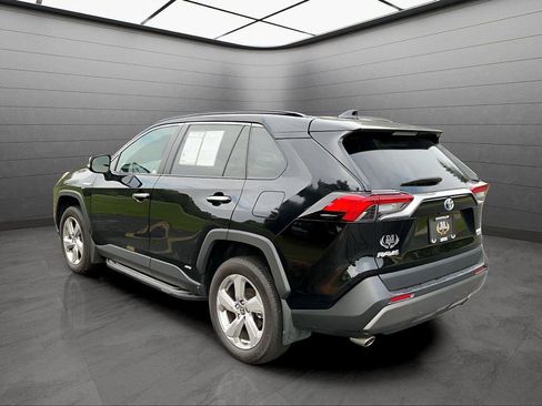 Used 2021 Toyota RAV4 Limited image 4