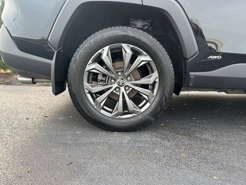 Certified 2022 Toyota RAV4 XLE Premium image 40