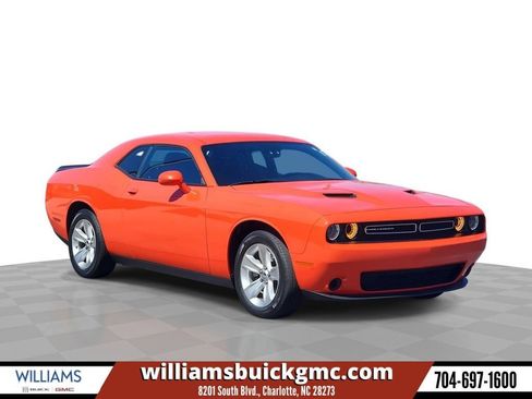 Used 2023 Dodge Challenger SXT image 1