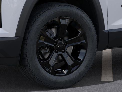 New 2026 Chevrolet Equinox LT w/ Convenience Package II AWD/4WD image 9