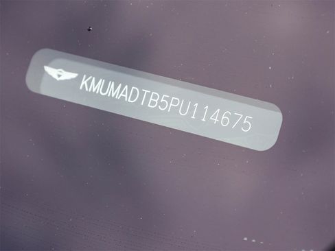 Used 2023 Genesis GV70 2.5T w/ Advanced Package image 30