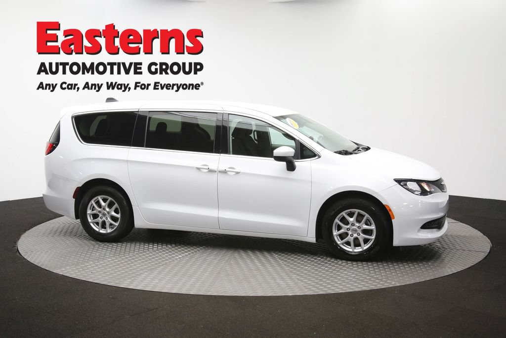 Used 2022 Chrysler Voyager LX FWD image 46