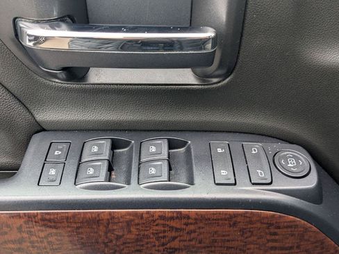 Used 2019 GMC Sierra 1500 SLE w/ SLE Value Package AWD/4WD image 16