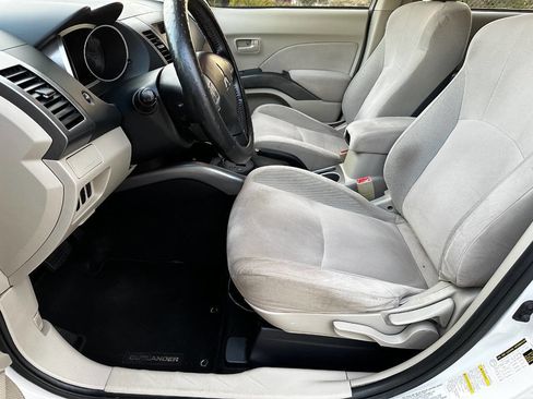 Used 2008 Mitsubishi Outlander LS image 10