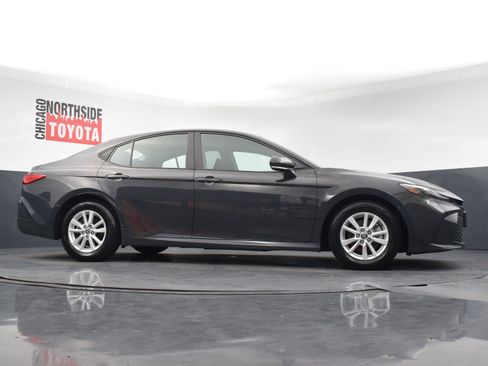 Used 2025 Toyota Camry LE image 28