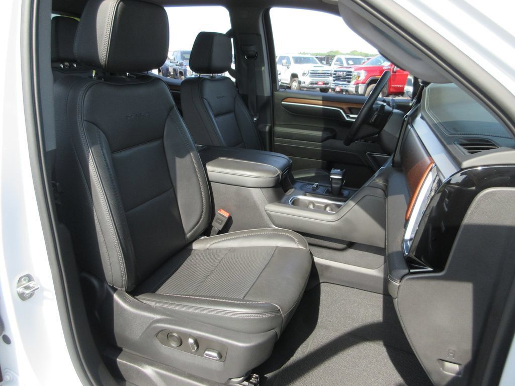 Used 2023 GMC Sierra 1500 Denali AWD/4WD image 24