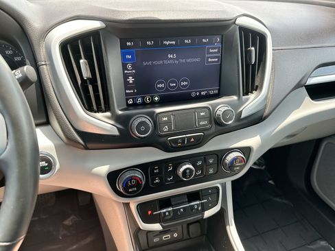 Used 2023 GMC Terrain SLT AWD/4WD image 16