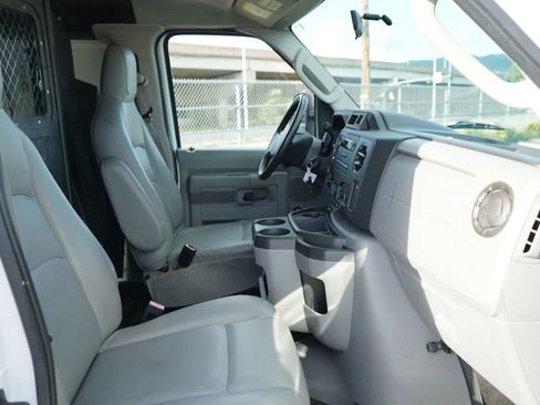 Used 2013 Ford E-150 and Econoline 150 RWD image 15