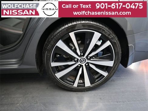 Used 2021 Nissan Altima 2.5 SR w/ SR Premium Package image 16