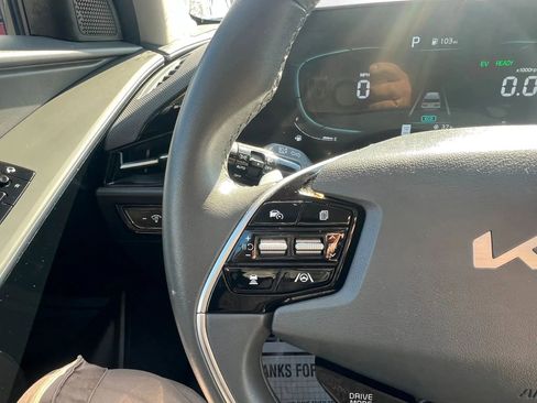 Used 2023 Kia Niro EX Touring FWD image 18