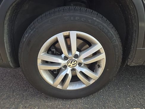Used 2017 Volkswagen Tiguan S FWD image 11