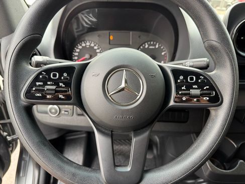 Used 2019 Mercedes-Benz Sprinter 2500 image 26