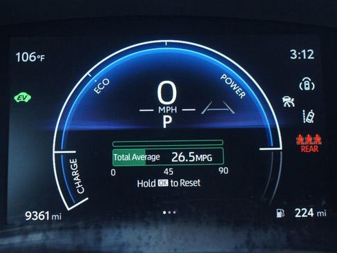 Used 2025 Toyota Camry LE image 4