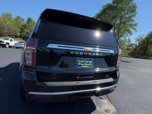 Used 2022 Chevrolet Suburban LT image 7