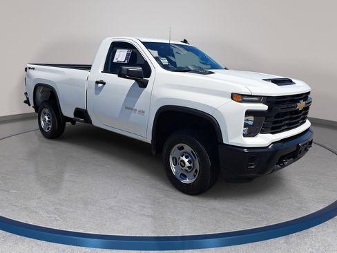 Used 2025 Chevrolet Silverado 2500 W/T w/ WT Convenience Package AWD/4WD image 3
