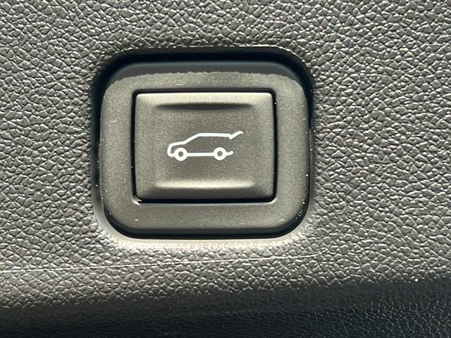 Used 2026 Chevrolet Traverse LT AWD/4WD image 37