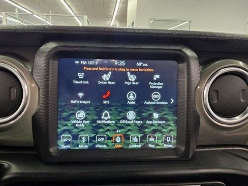 Used 2019 Jeep Wrangler Unlimited Sahara AWD/4WD image 19