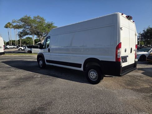 Used 2025 RAM ProMaster 2500 w/ Convenience Group FWD image 7