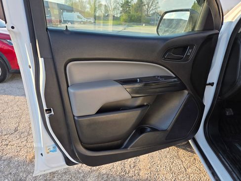 Used 2018 Chevrolet Colorado W/T image 12