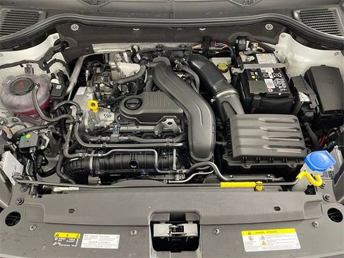 New 2025 Volkswagen Taos SE image 19