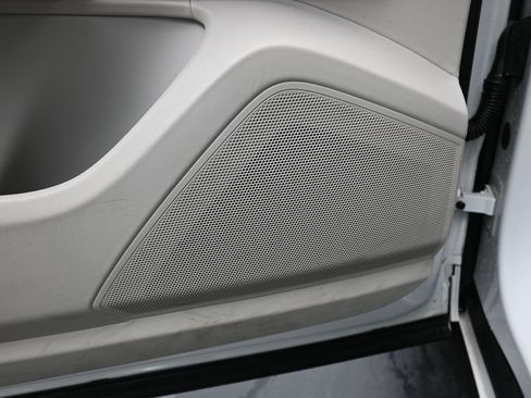 Certified 2023 Porsche Cayenne AWD/4WD image 13