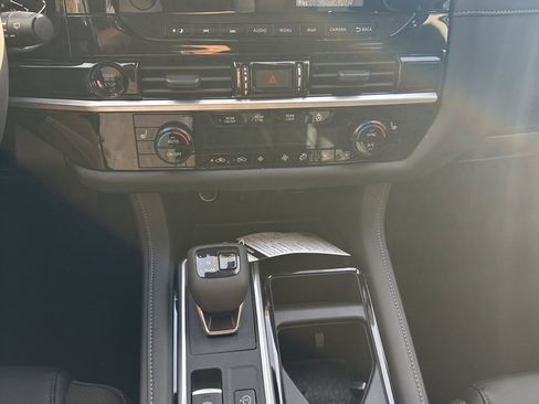 New 2025 Nissan Pathfinder SL image 40