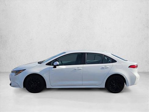 Used 2025 Toyota Corolla LE FWD image 9