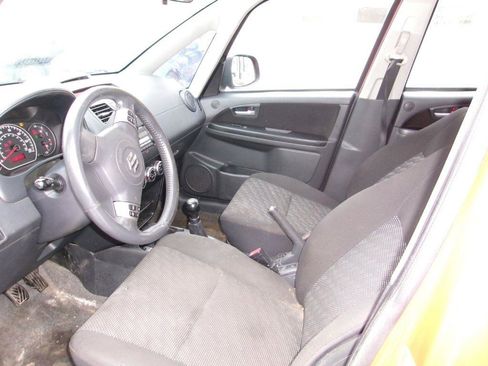Used 2009 Suzuki SX4 AWD Hatchback w/ Touring Pkg image 7