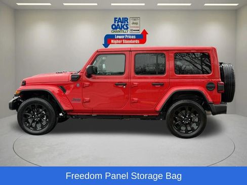 Certified 2025 Jeep Wrangler Unlimited Sahara w/ Safety Group AWD/4WD image 11