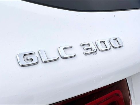 Used 2021 Mercedes-Benz GLC 300 w/ Premium Package image 28
