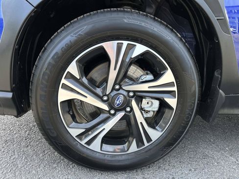 Used 2025 Subaru Crosstrek 2.5i Premium AWD/4WD image 9