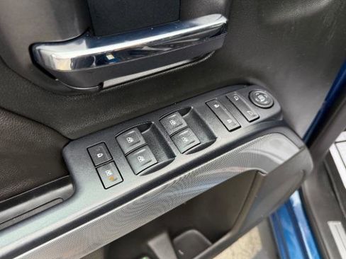 Used 2018 Chevrolet Silverado 1500 LT w/ All Star Edition image 17