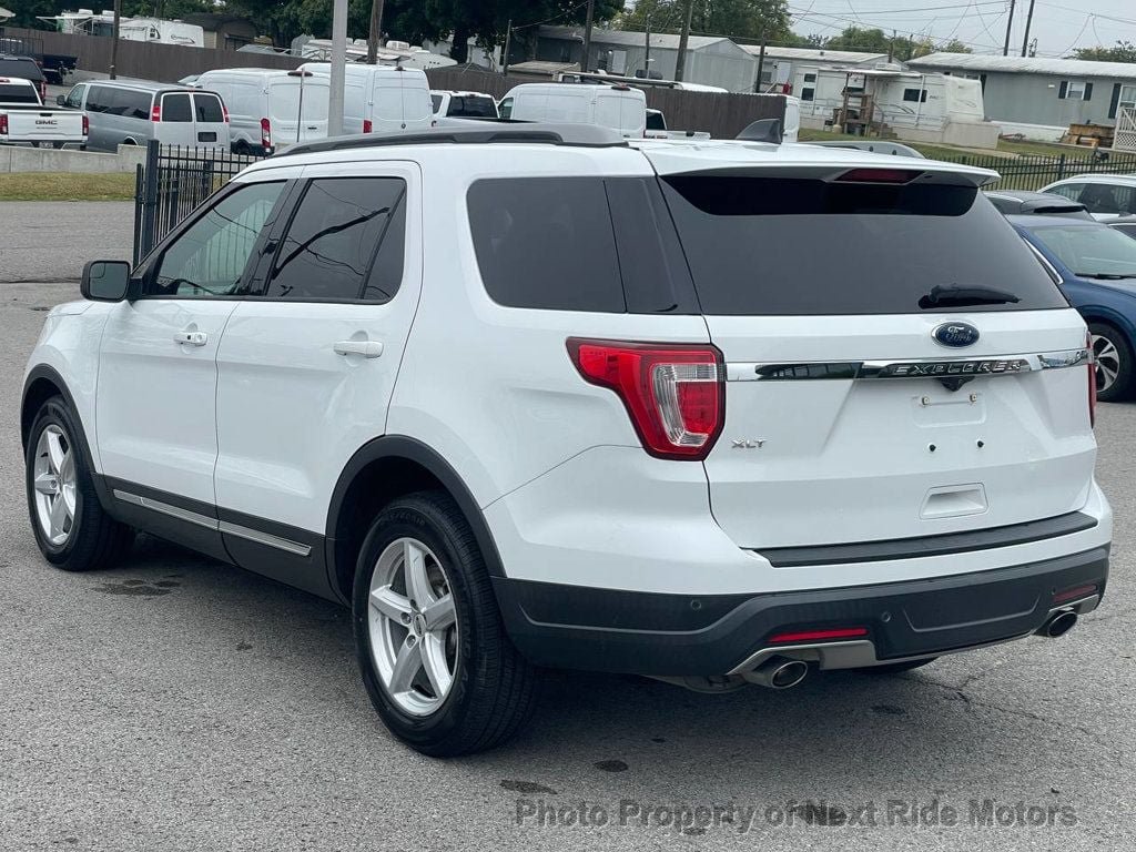 Used 2018 Ford Explorer XLT FWD image 5