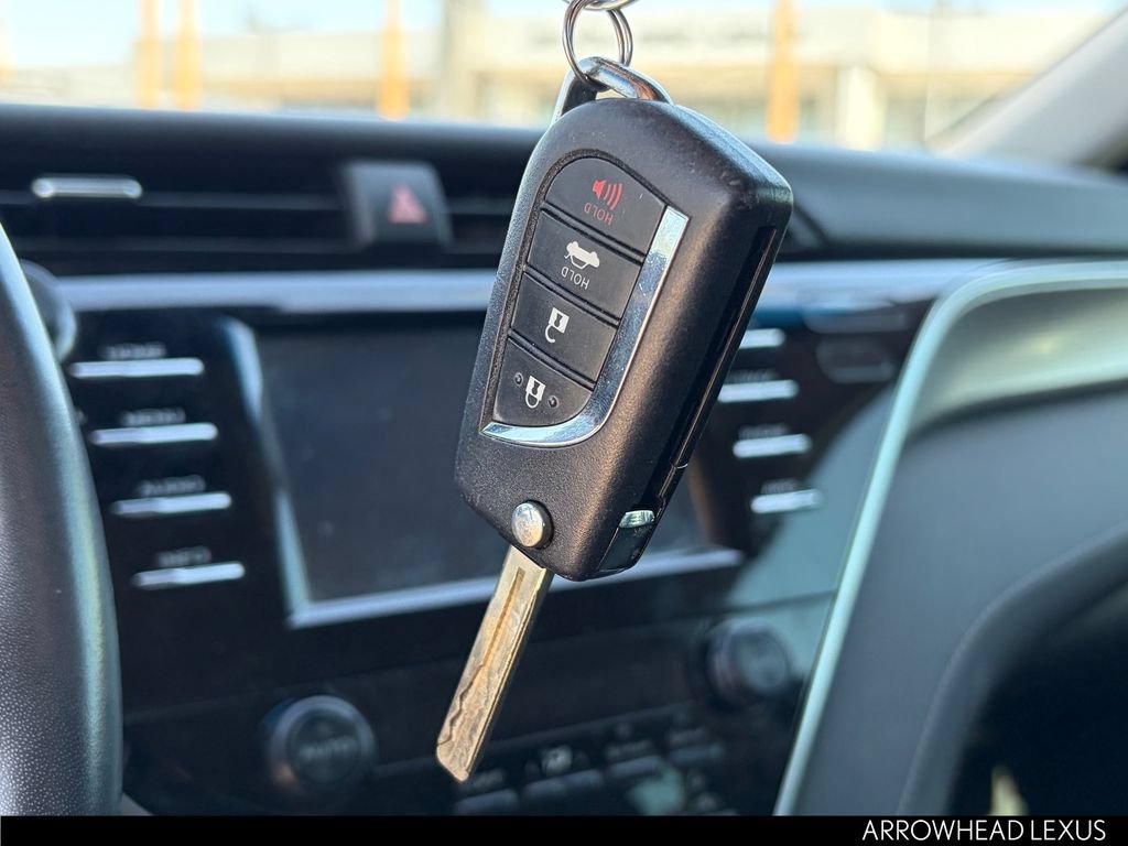 Used 2018 Toyota Camry SE FWD image 32