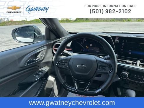 Used 2025 Chevrolet Trax RS w/ Driver Confidence Package FWD image 24