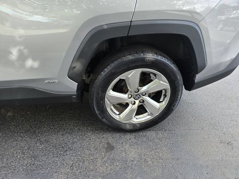 Used 2021 Toyota RAV4 Limited AWD/4WD image 4