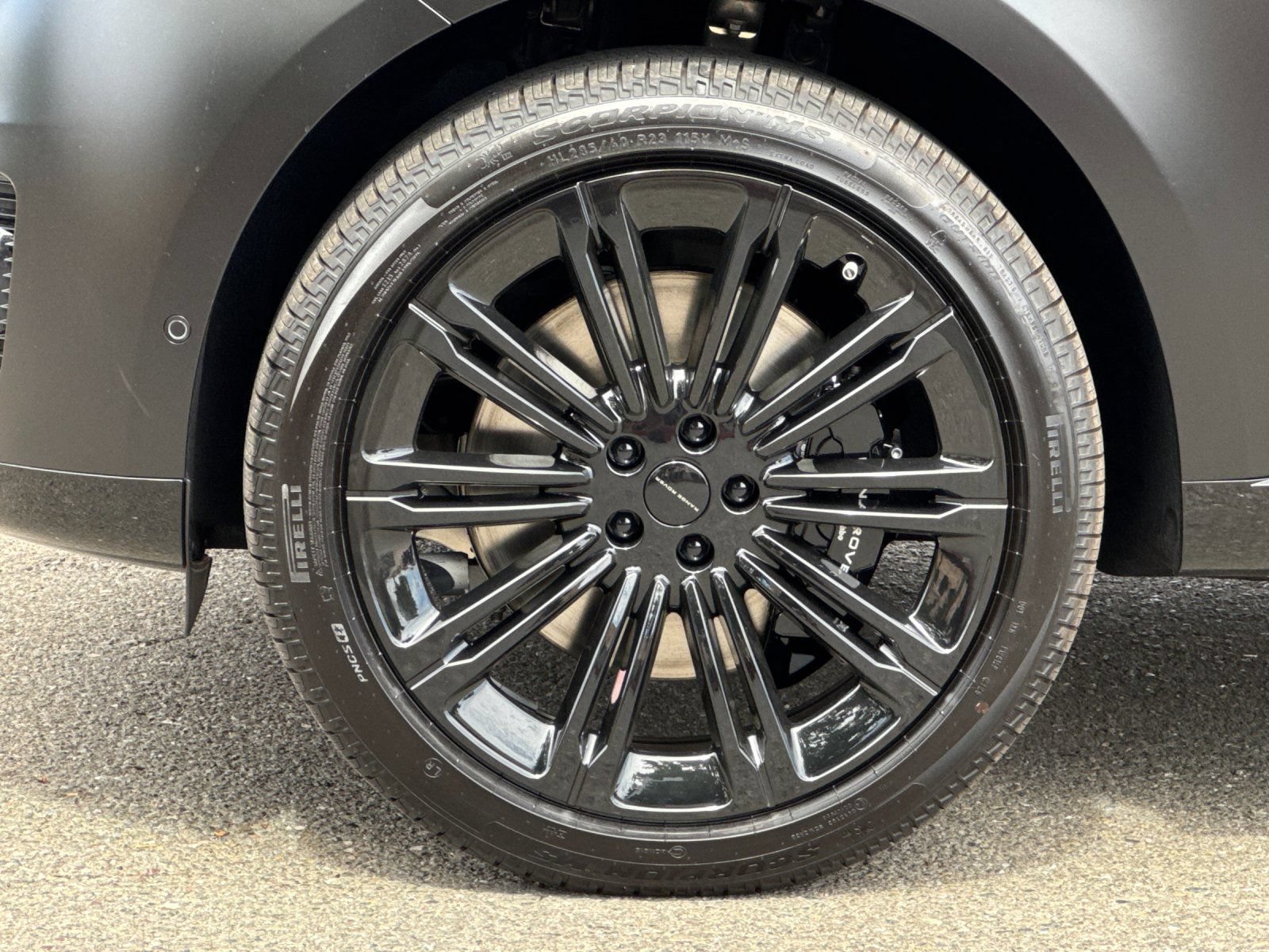 New 2026 Land Rover Range Rover Long Wheelbase SE AWD/4WD image 26