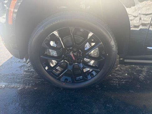New 2026 GMC Yukon XL Denali w/ Sun & Power Step Package AWD/4WD image 30