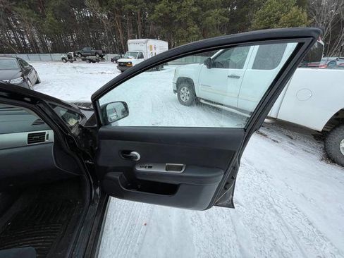 Used 2011 Nissan Versa 1.8 S w/ PWR Plus Pkg image 28