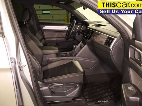 Used 2023 Volkswagen Atlas Cross Sport SE FWD image 27