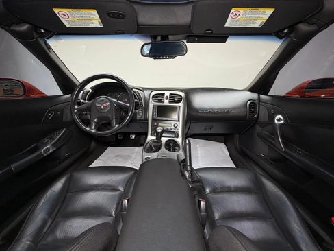 Used 2005 Chevrolet Corvette Coupe w/ Preferred Equipment Group RWD image 15