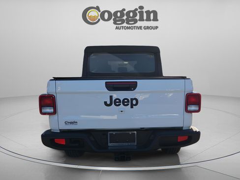 Used 2023 Jeep Gladiator Sport image 5