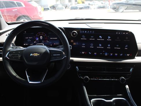 Certified 2024 Chevrolet Traverse LT w/ Enhanced Driving Package AWD/4WD image 17